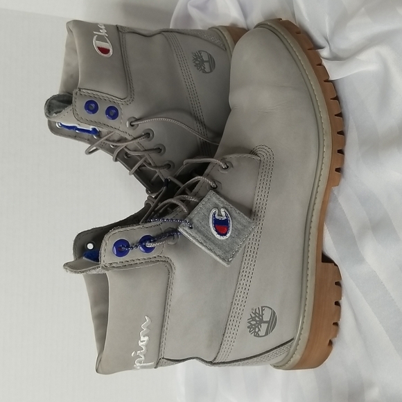 Timberland X Champion Grey Nubuck 6" BOOT SIZE 9 - Picture 1 of 8